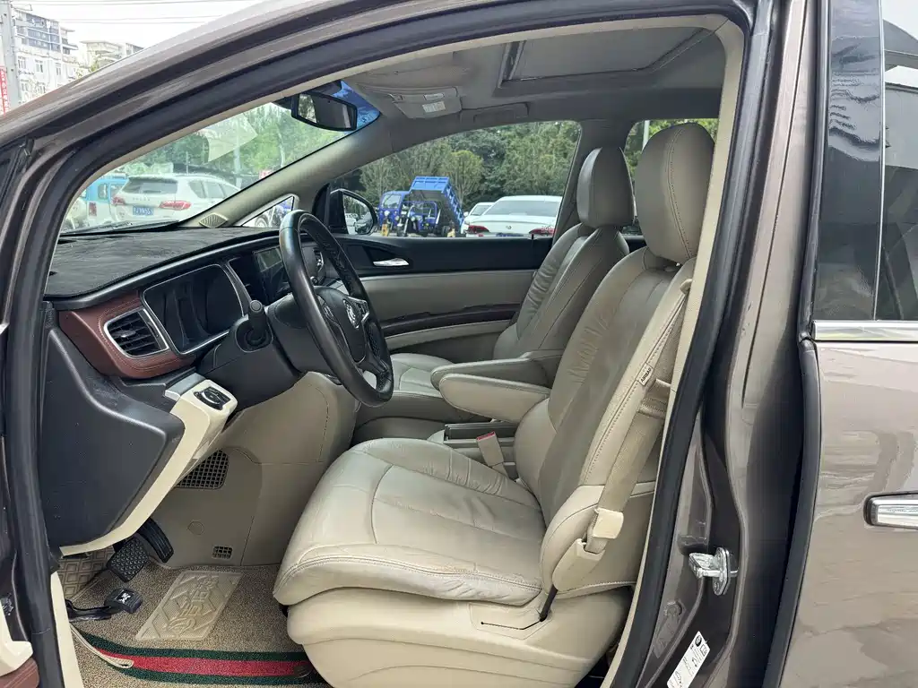 Buick GL8 2017 25S Luxury V