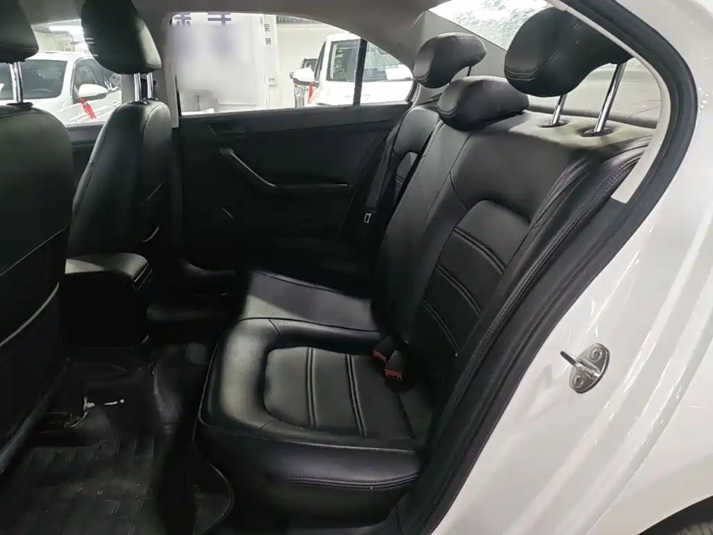 Volkswagen Santana — миниатюра 17