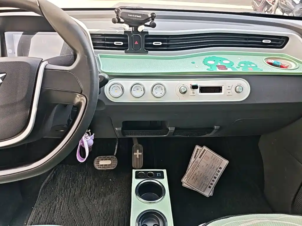 Wuling MINIEV — миниатюра 13