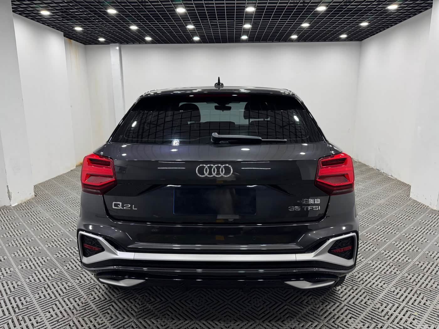 Audi Q2L 1.4 л 2023 г. Чёрный, пробег 19200 км