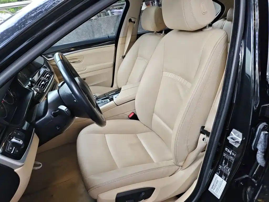 BMW 5 Series — миниатюра 8