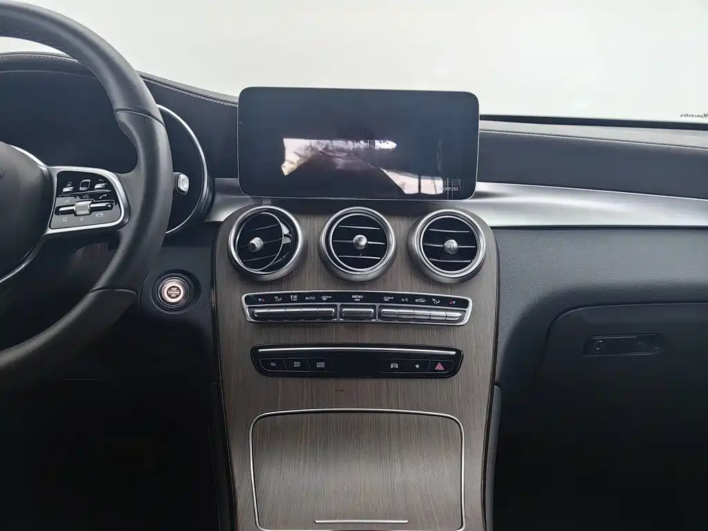 Mercedes-Benz GLC — миниатюра 12