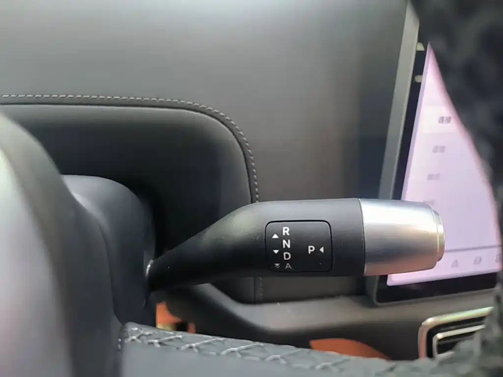 Li Auto Li L8 — миниатюра 14