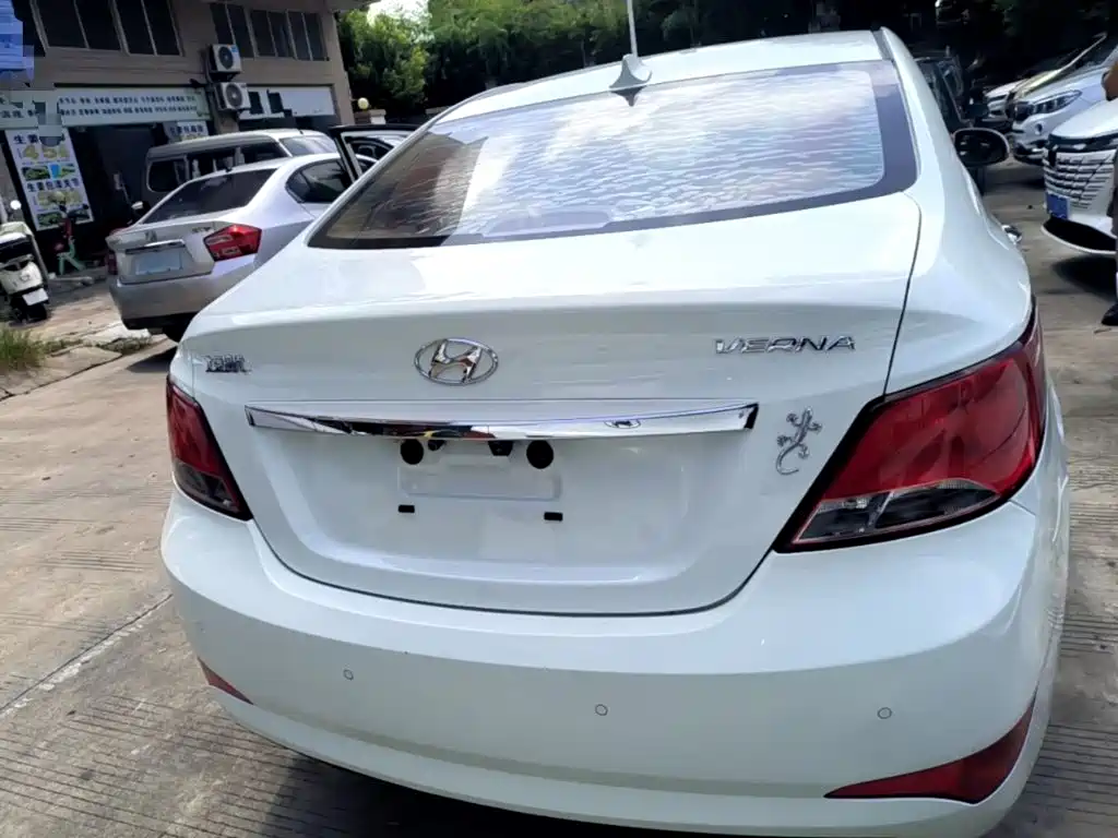Hyundai Verna — миниатюра 6
