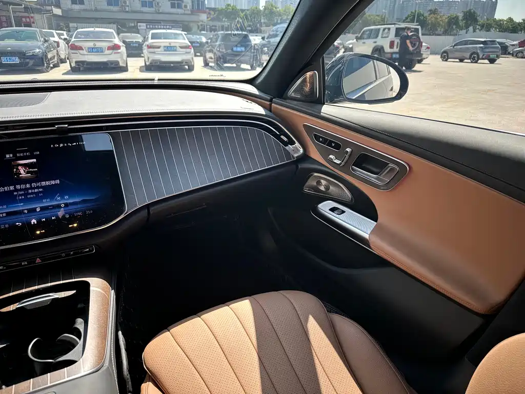 Mercedes-Benz E-Class 2024 — фото 15