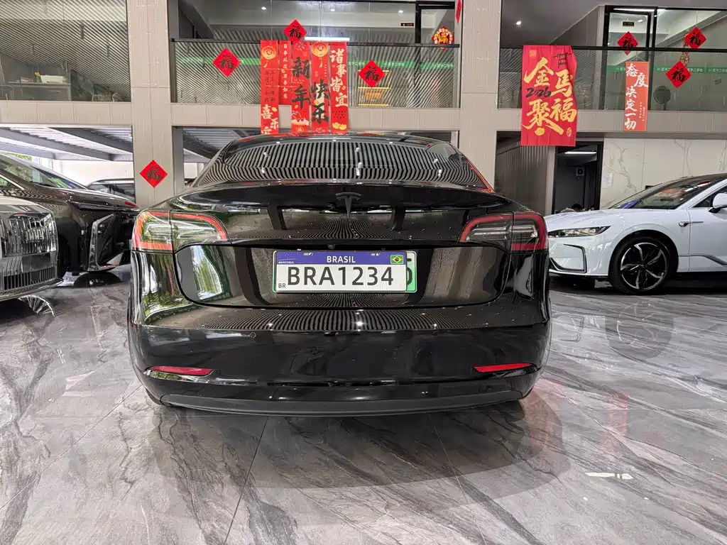 Tesla Model 3 — миниатюра 8
