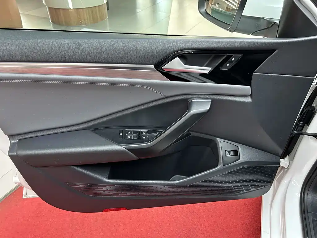 Volkswagen Sagitar — миниатюра 11