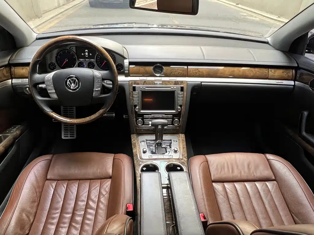 Volkswagen Phaeton — миниатюра 7