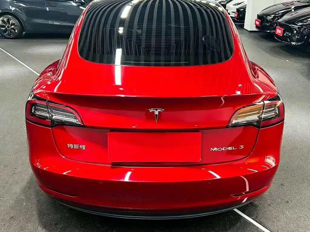 Tesla Model 3 — миниатюра 8