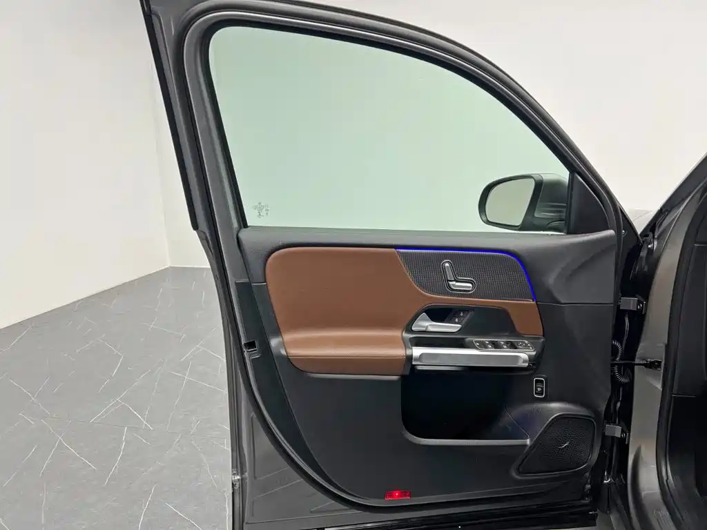 Mercedes-Benz GLB — миниатюра 12
