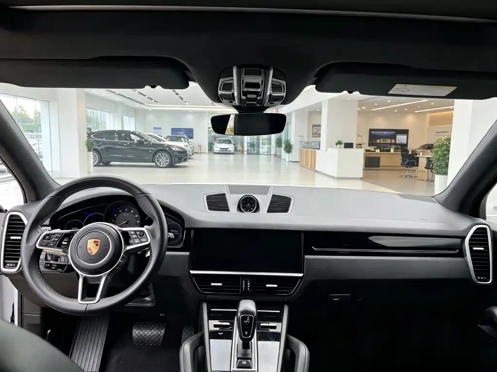 Porsche Cayenne — миниатюра 5