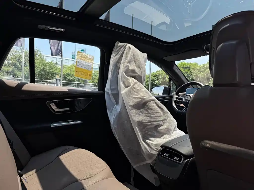 Mercedes-Benz EQE SUV — миниатюра 12