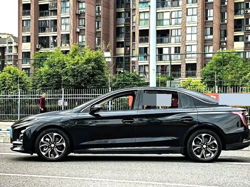 Hongqi E-QM5 2022 431km