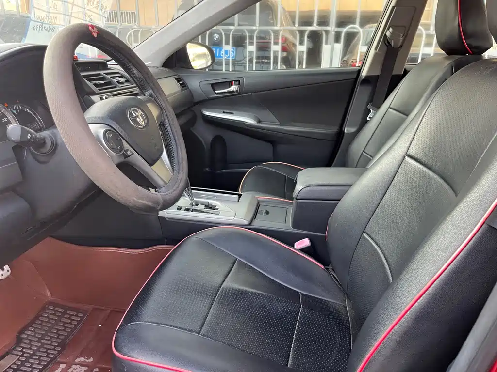 Toyota Camry — миниатюра 13