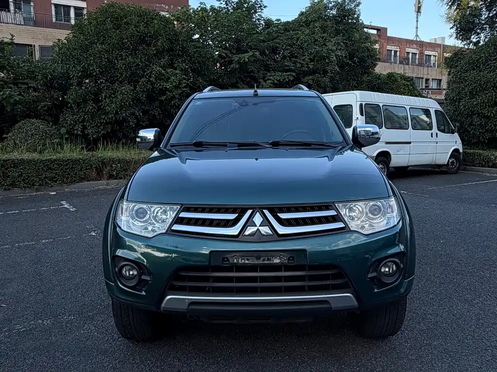 Mitsubishi Pajero Sport — миниатюра 2