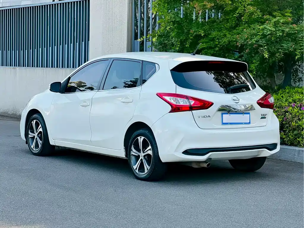 Nissan Tiida — миниатюра 5