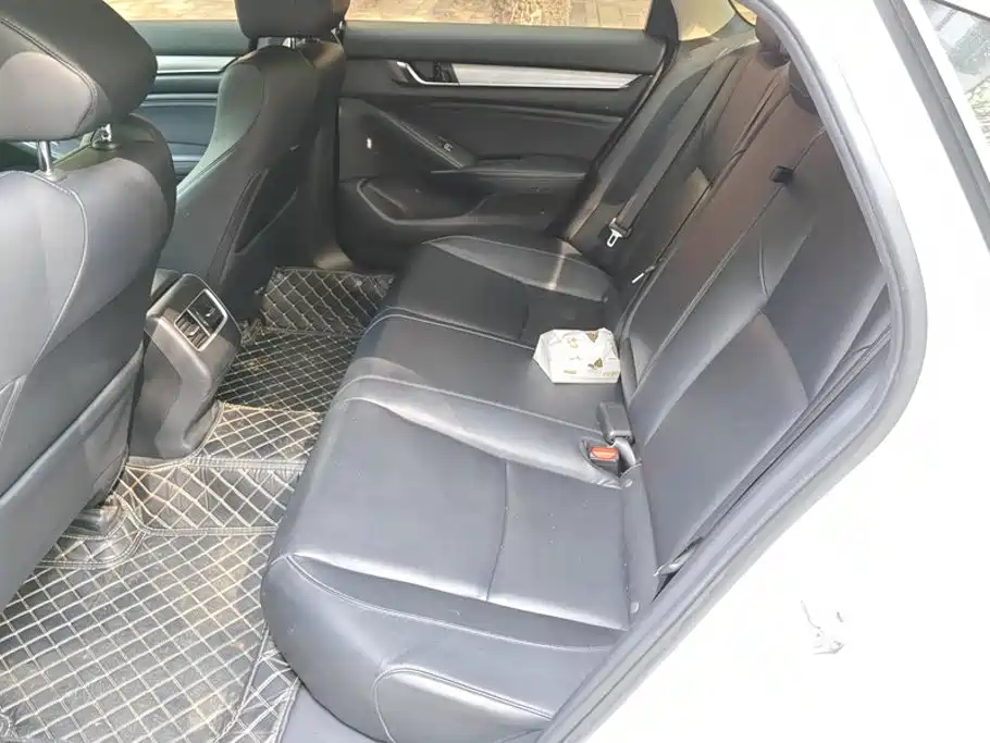 Honda Accord — миниатюра 11