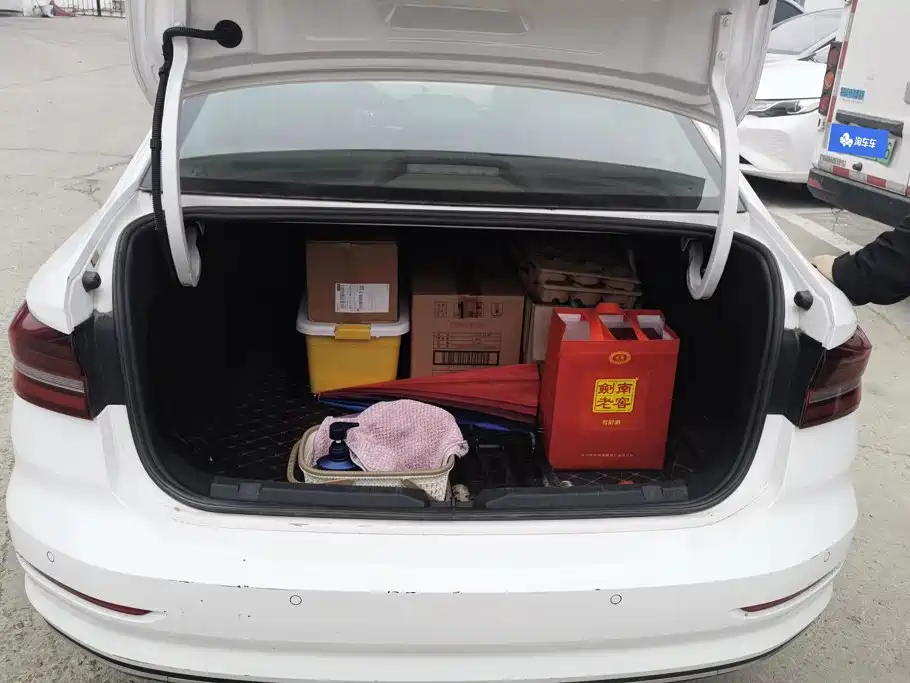 Volkswagen Lavida — миниатюра 4