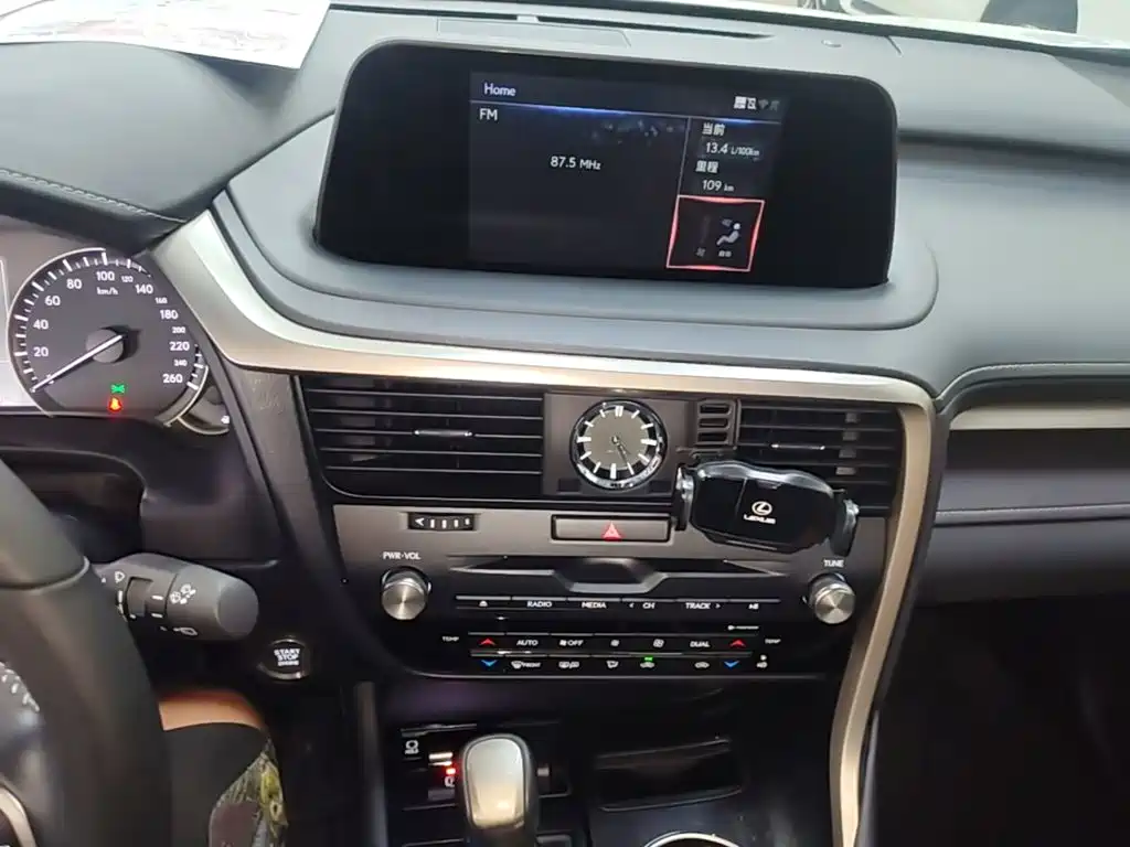 Lexus RX — миниатюра 13