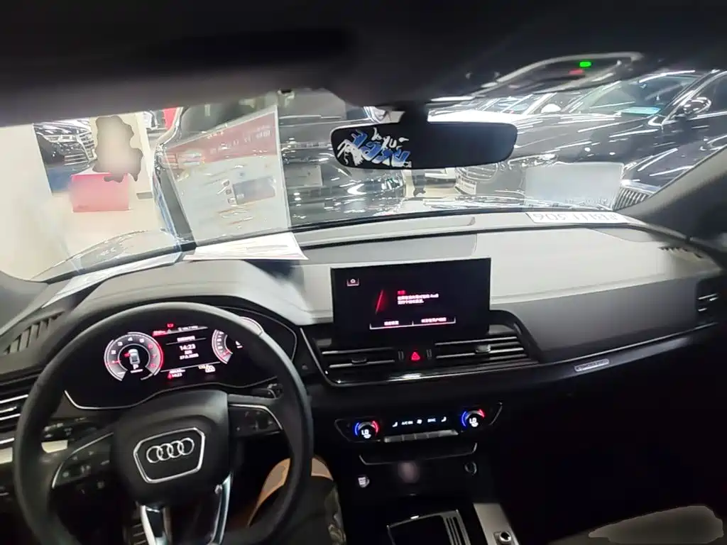 Audi Q5L Sportback — миниатюра 10