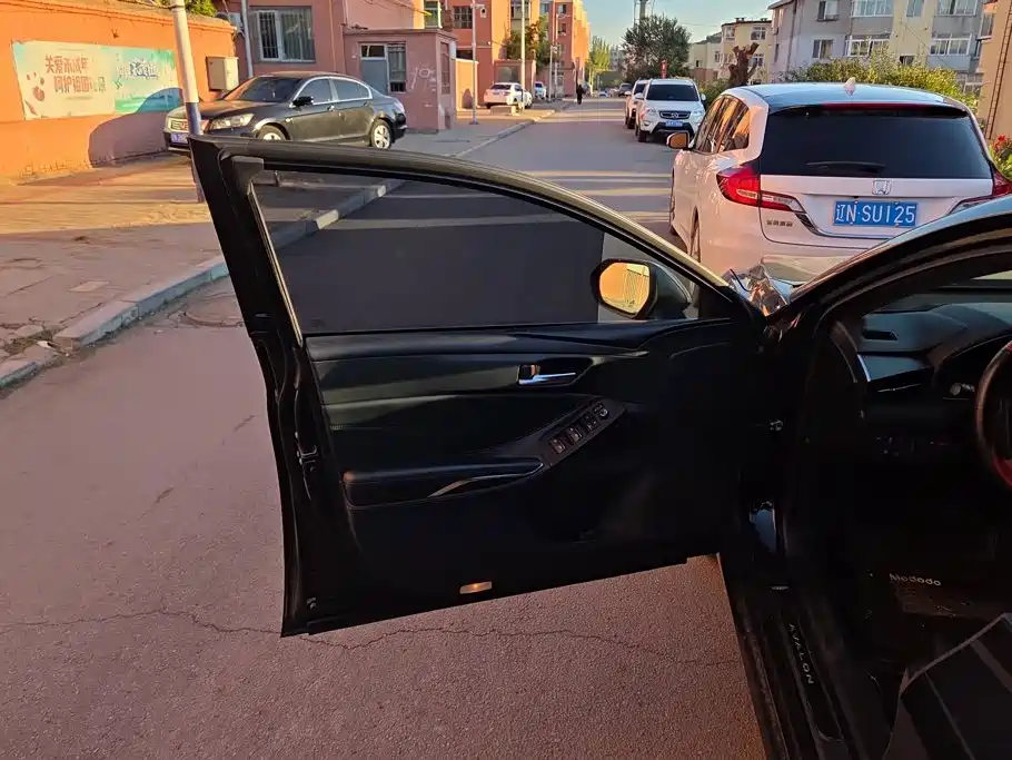Toyota Avalon — миниатюра 7