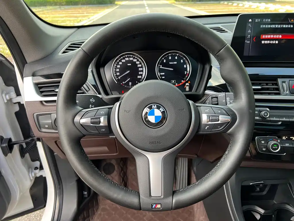 BMW X1 — миниатюра 10