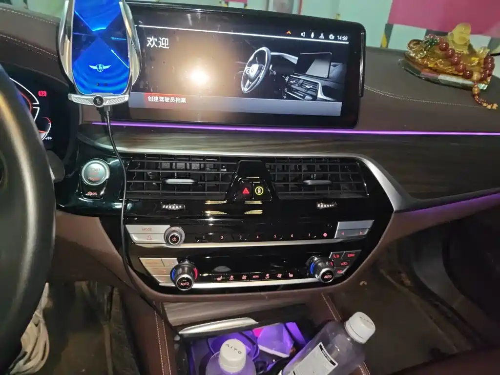BMW 5 Series — миниатюра 9