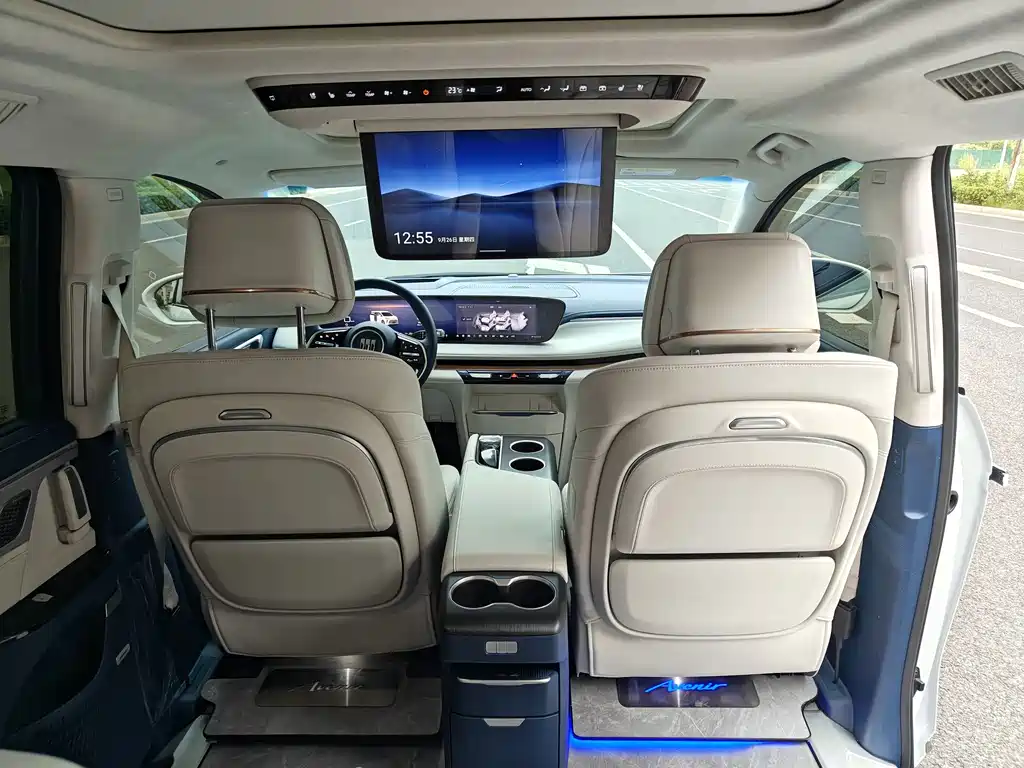 Buick GL8 Hybrid — миниатюра 11
