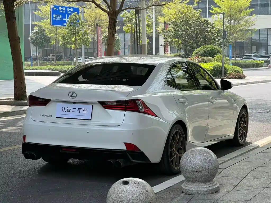 Lexus IS — миниатюра 5