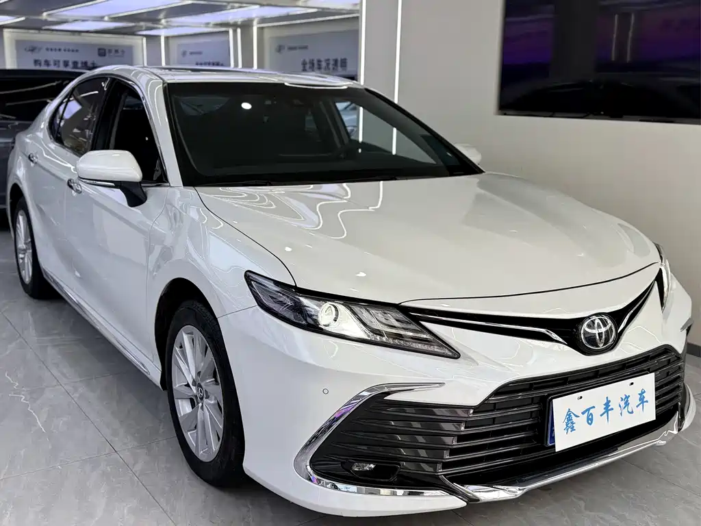 Toyota Camry — миниатюра 3