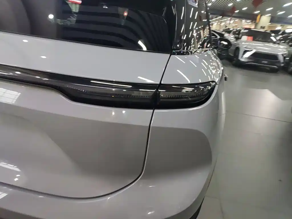 NIO ES6 — миниатюра 8