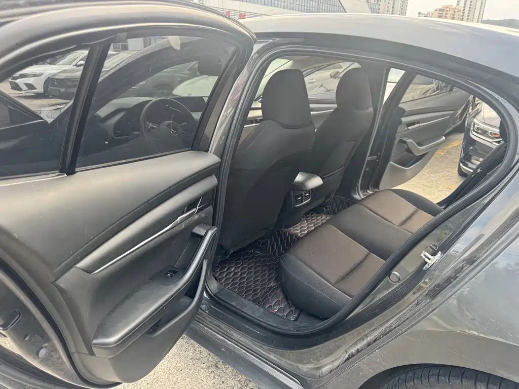 Mazda 3 Axela — миниатюра 10