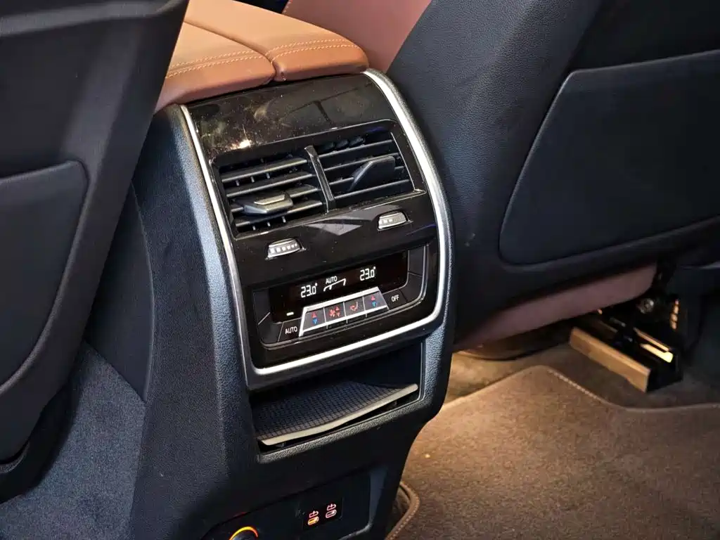 BMW X7 2023 — фото 42