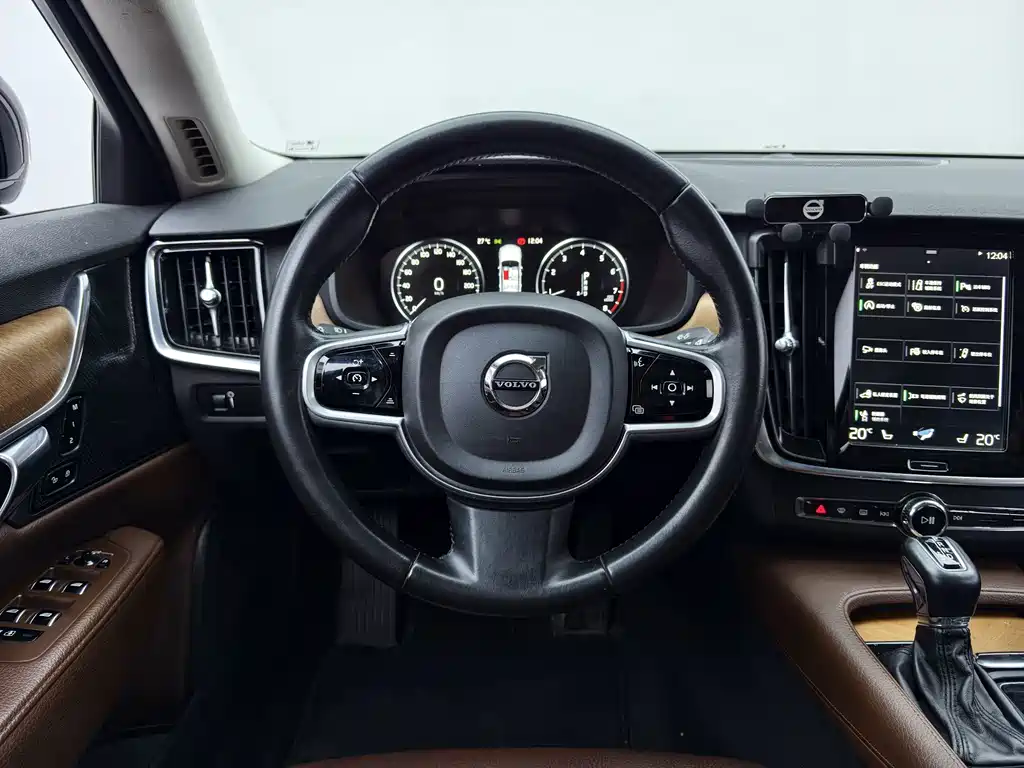 Volvo S90 — миниатюра 22