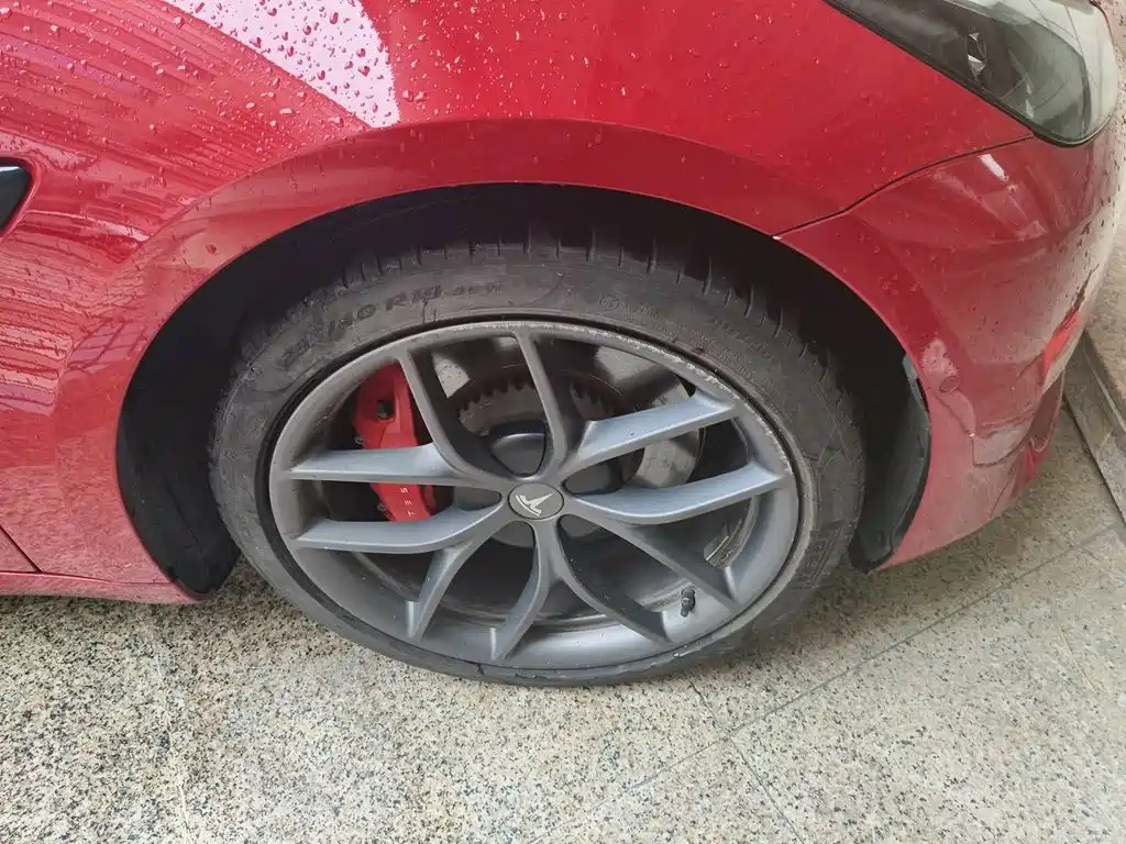 Tesla Model 3 — миниатюра 8