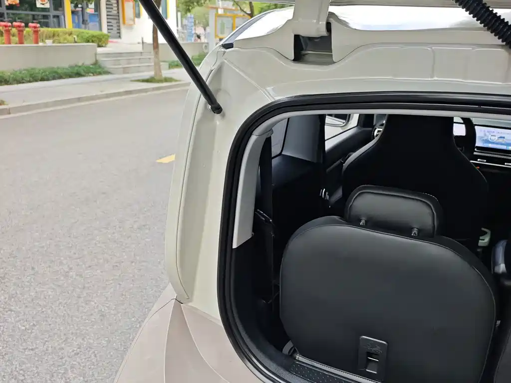 Baojun KiWi EV — миниатюра 21