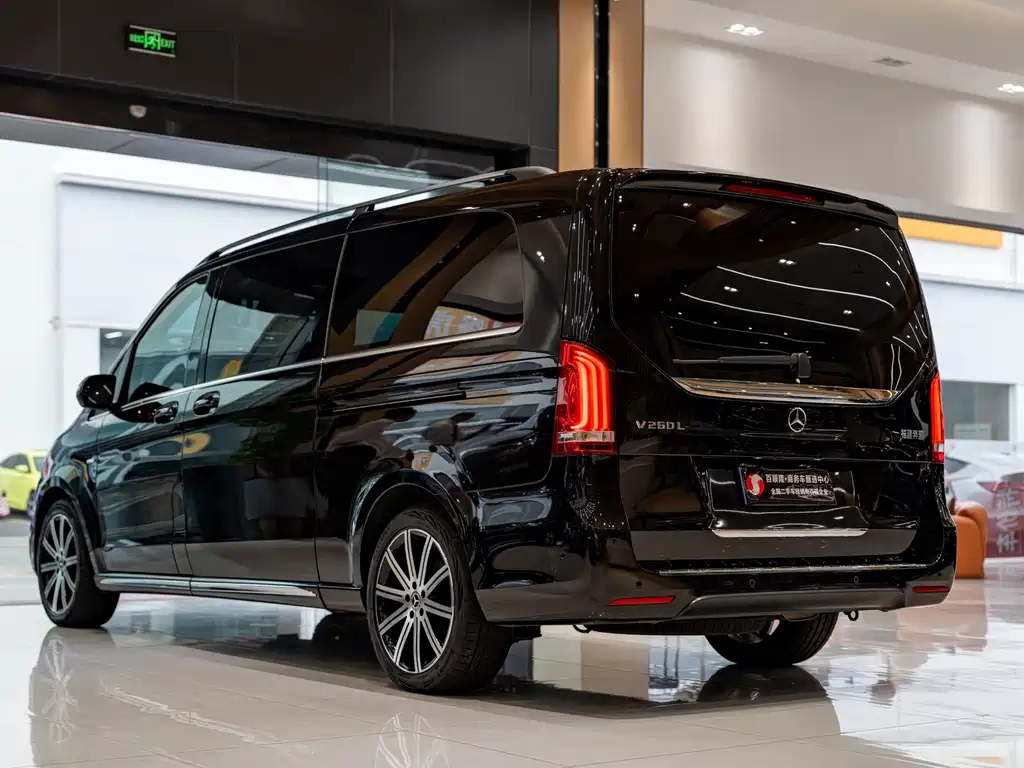 Mercedes-Benz V-Class — миниатюра 11