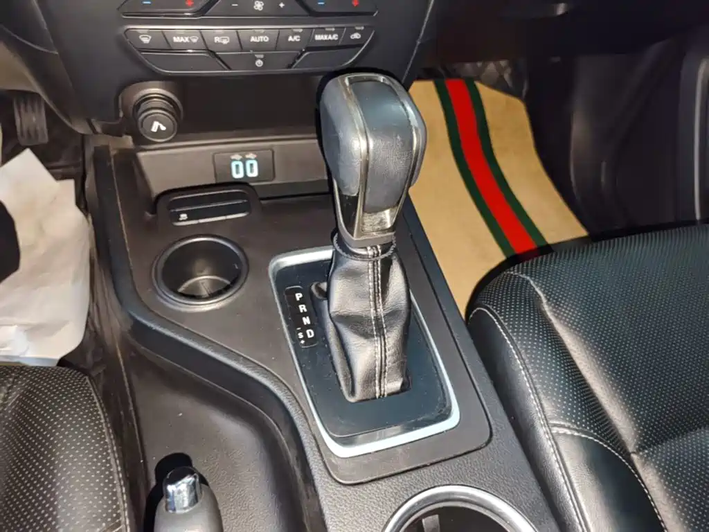 Ford Everest — миниатюра 14