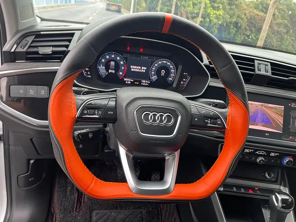 AUDI Q3