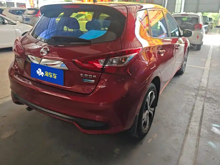 Nissan Tiida — миниатюра 3