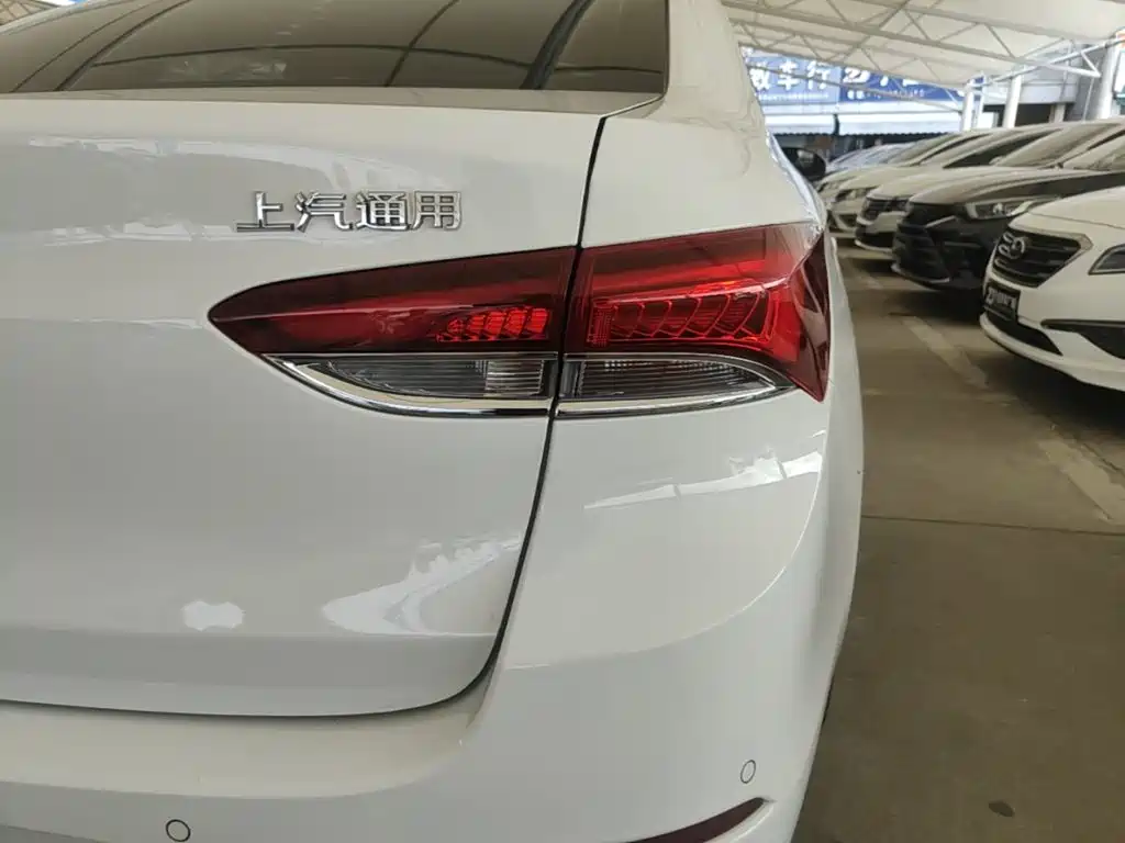 Buick Excelle — миниатюра 8