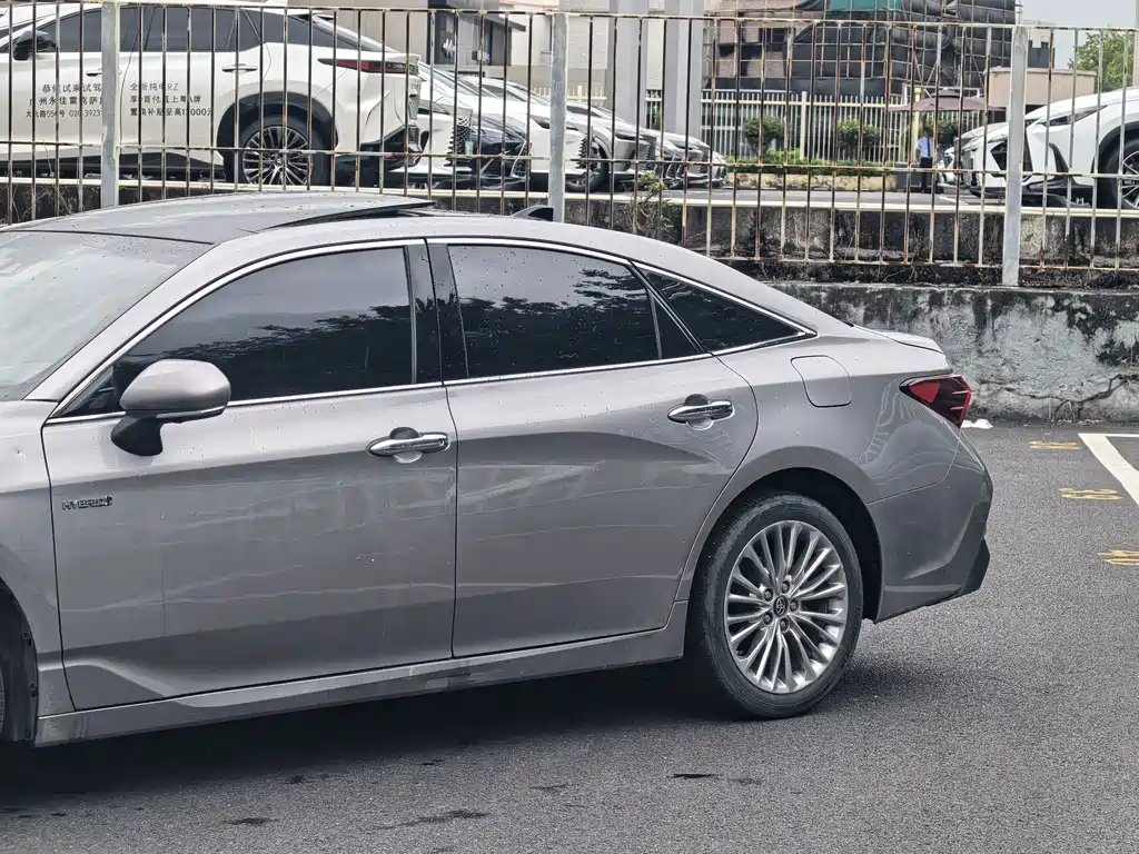 Toyota Avalon — миниатюра 4