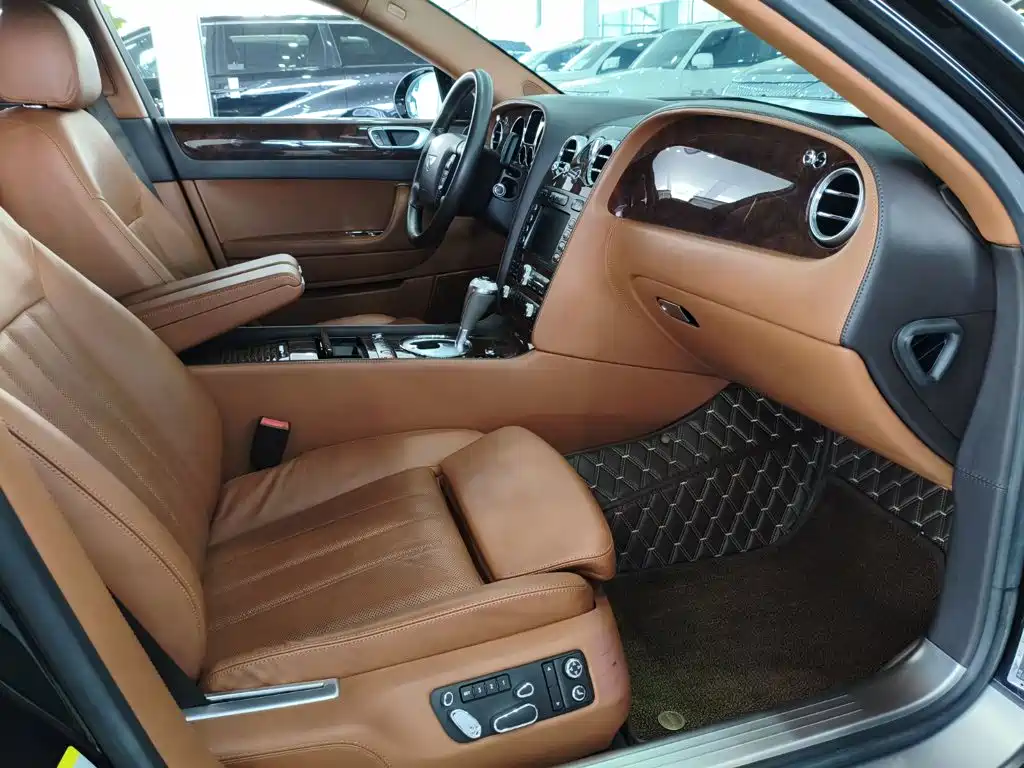 Bentley Flying Spur — миниатюра 14