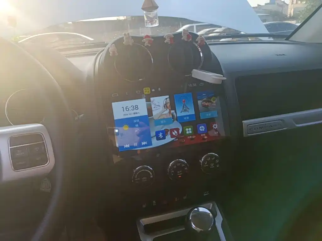 Jeep Compass (Import) — миниатюра 13