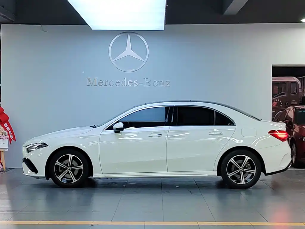 Mercedes-Benz A-Class — миниатюра 2