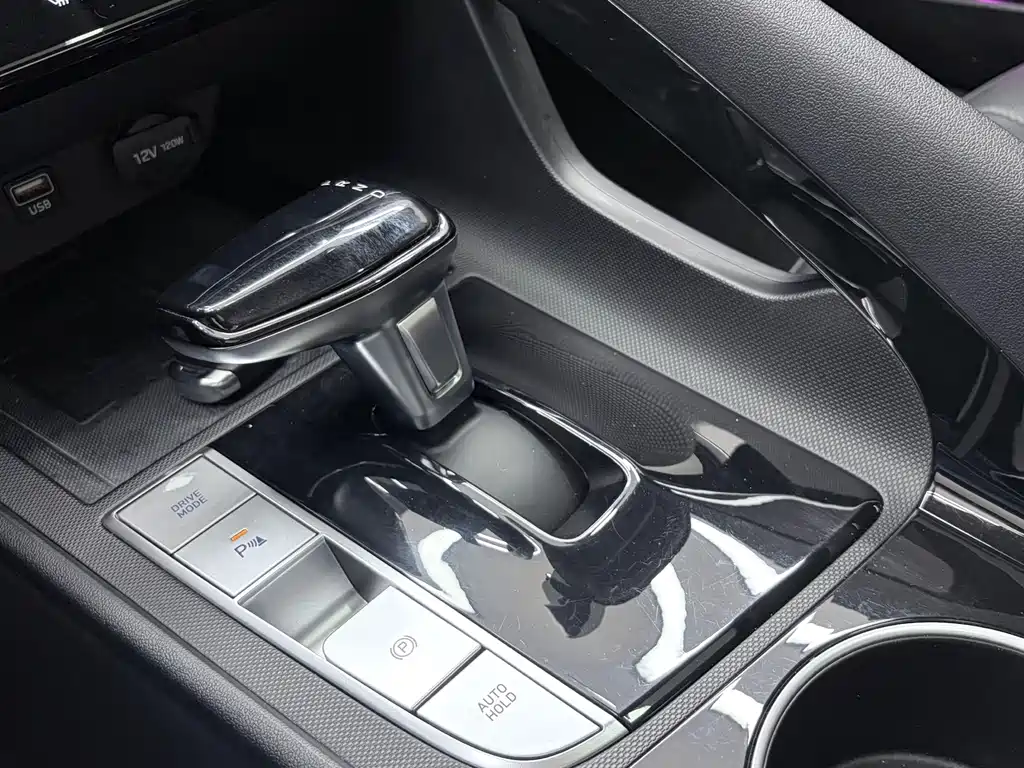 Hyundai Elantra — миниатюра 15