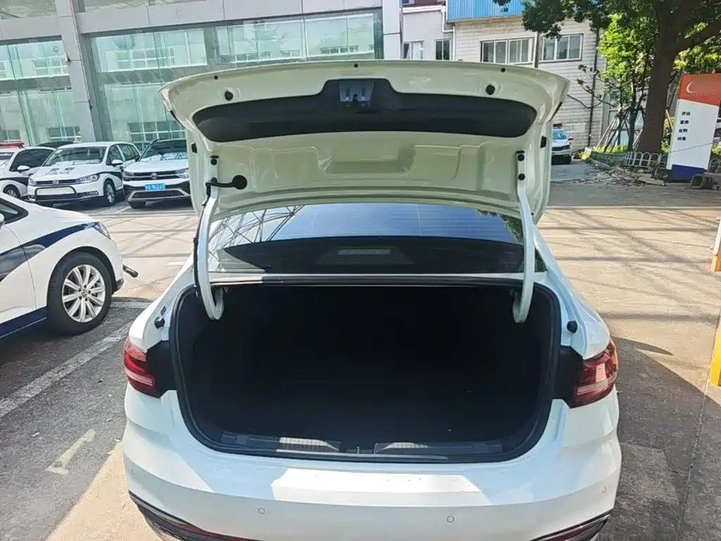 Volkswagen Lavida — миниатюра 19