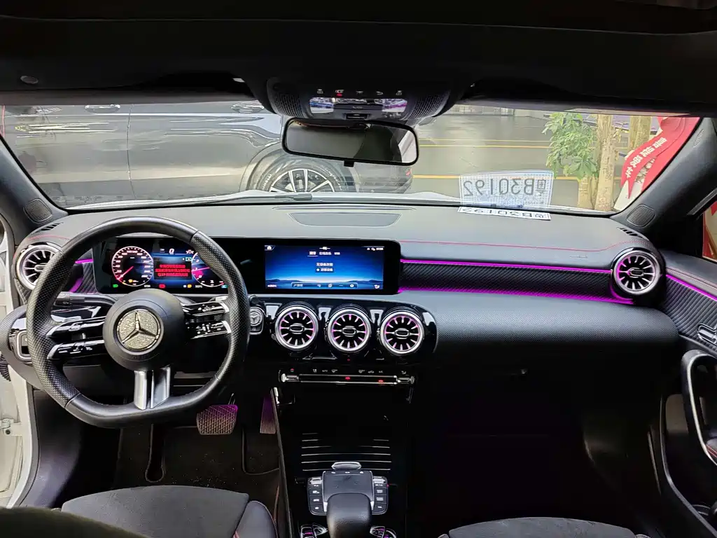 Mercedes-Benz A-Class — миниатюра 10