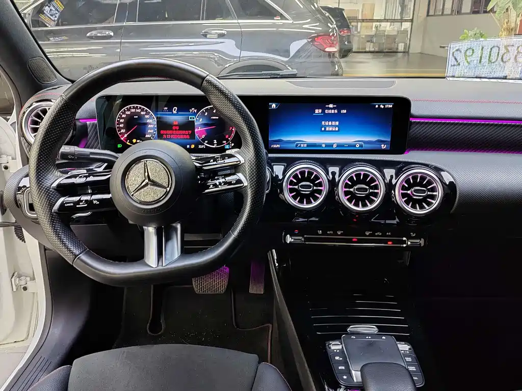 Mercedes-Benz A-Class — миниатюра 11