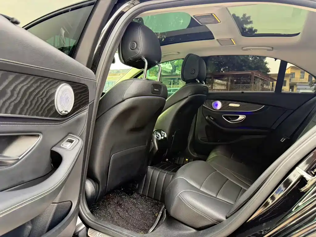 Mercedes-Benz C-Class — миниатюра 9
